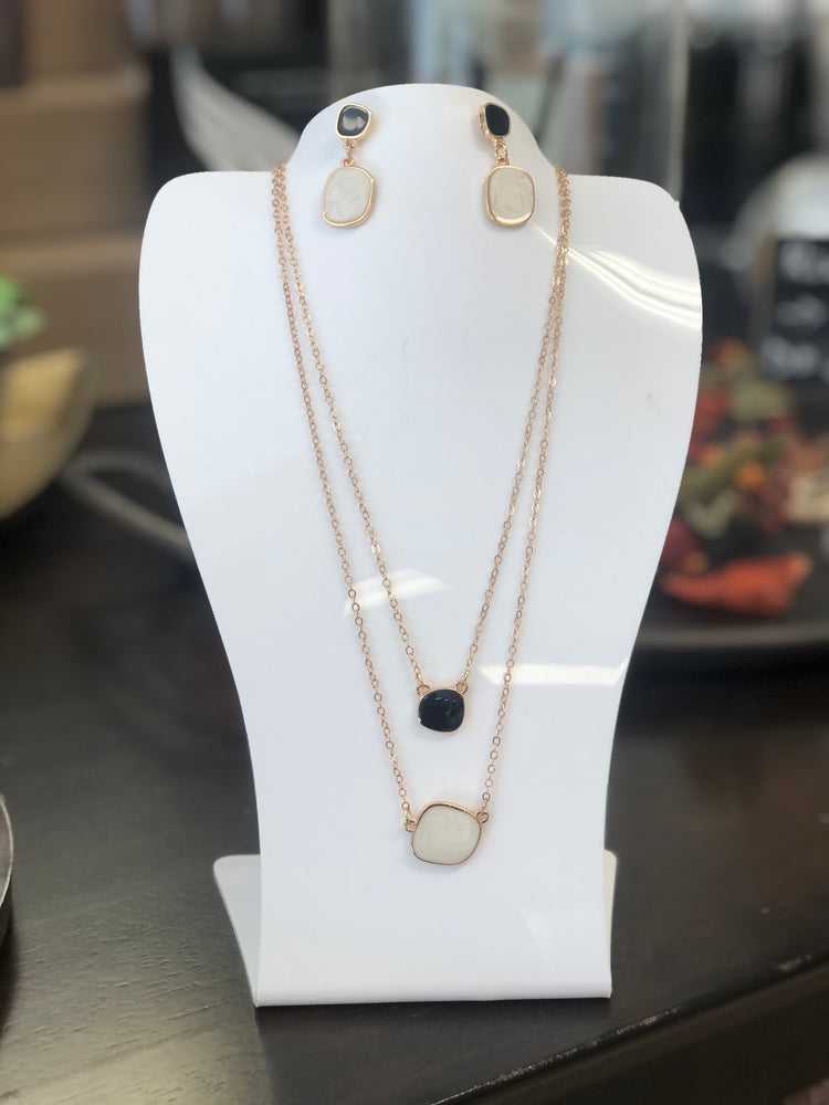 Greta Necklace Gold