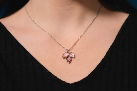 Change Leaf Necklace