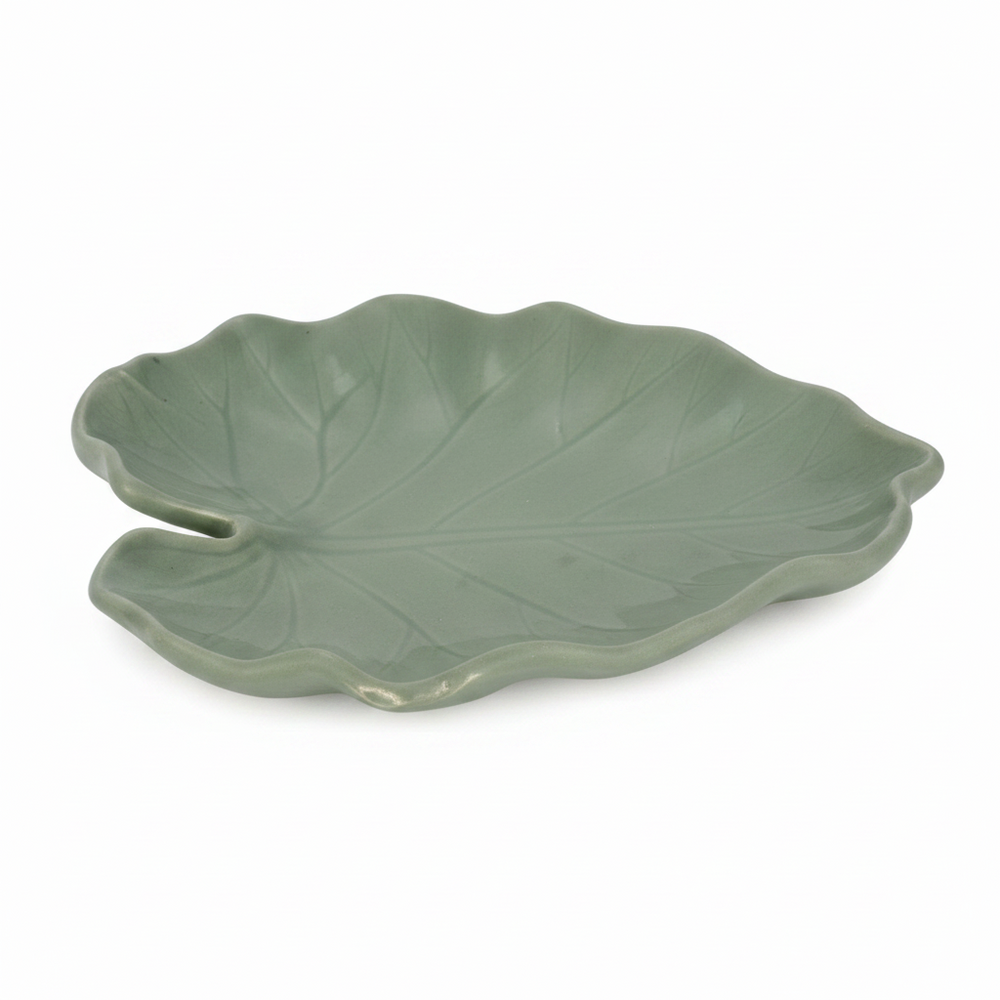 Green leaf platter